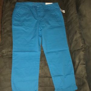 Gap Khaki cropped pants